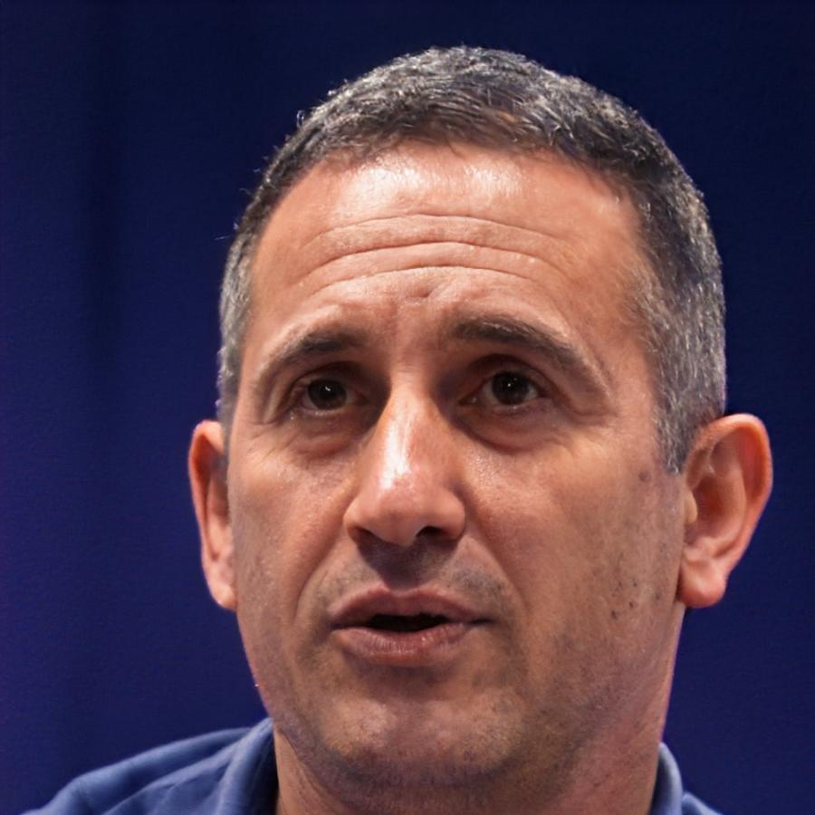 Instructor analiză financiară cu experiență în investiții